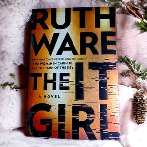Ruth Ware ~The It Girl~Softcover Book
